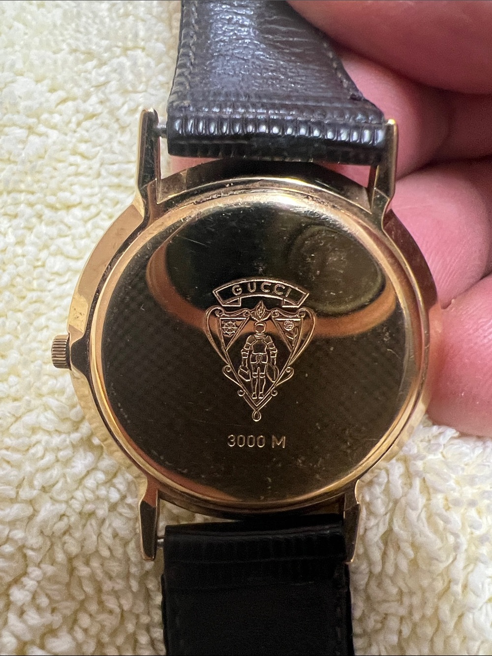 Gucci Gold-Tone Watch with Green and Red Stripe Dial - Picture 3 of 4